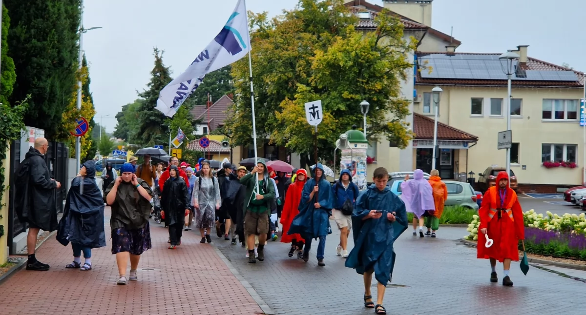duszpasterstwo, PIELGRZYMI STARYCH BABICACH - zdjęcie, fotografia