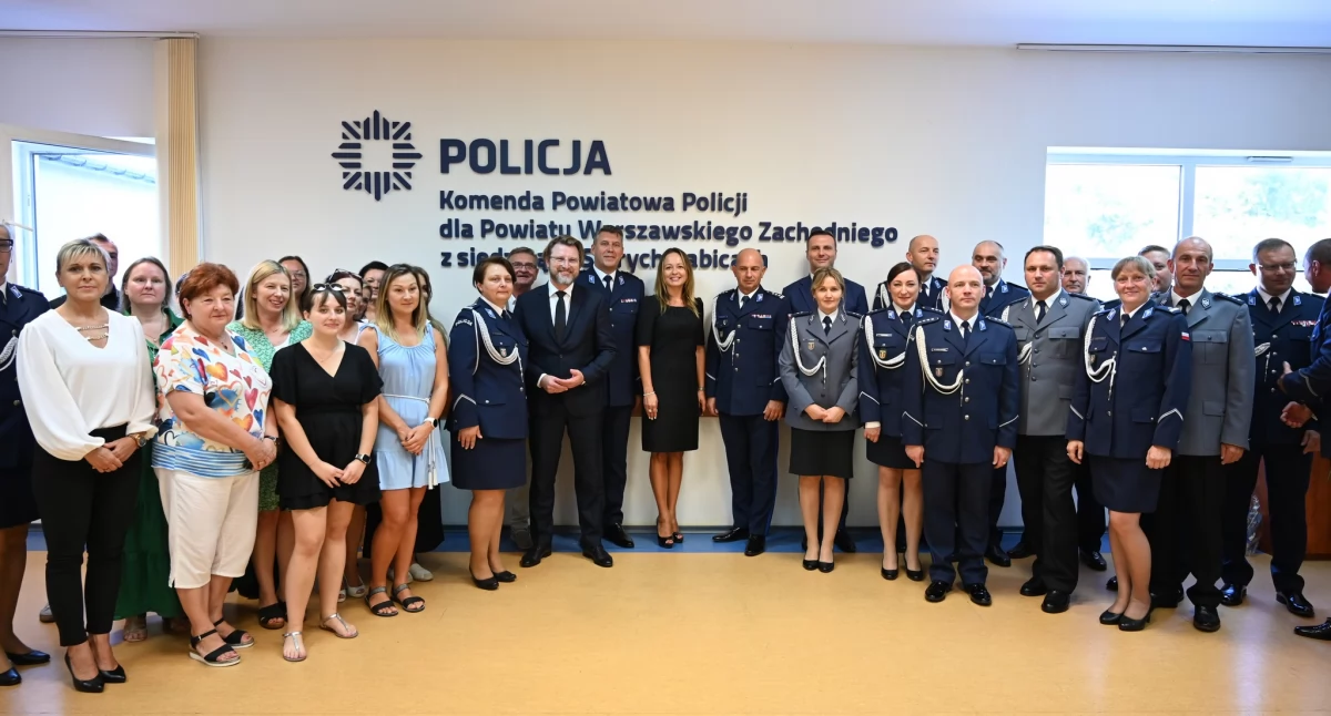porady, zebrania, PIERWSZA KOBIETA KOMENDANT POWIATOWY POLICJI - zdjęcie, fotografia