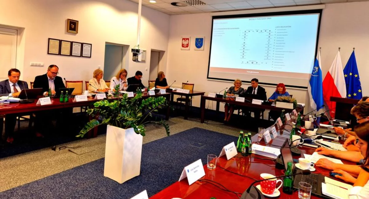 urzad, wojt, rada, BĘDZIE PODWYŻEK - zdjęcie, fotografia
