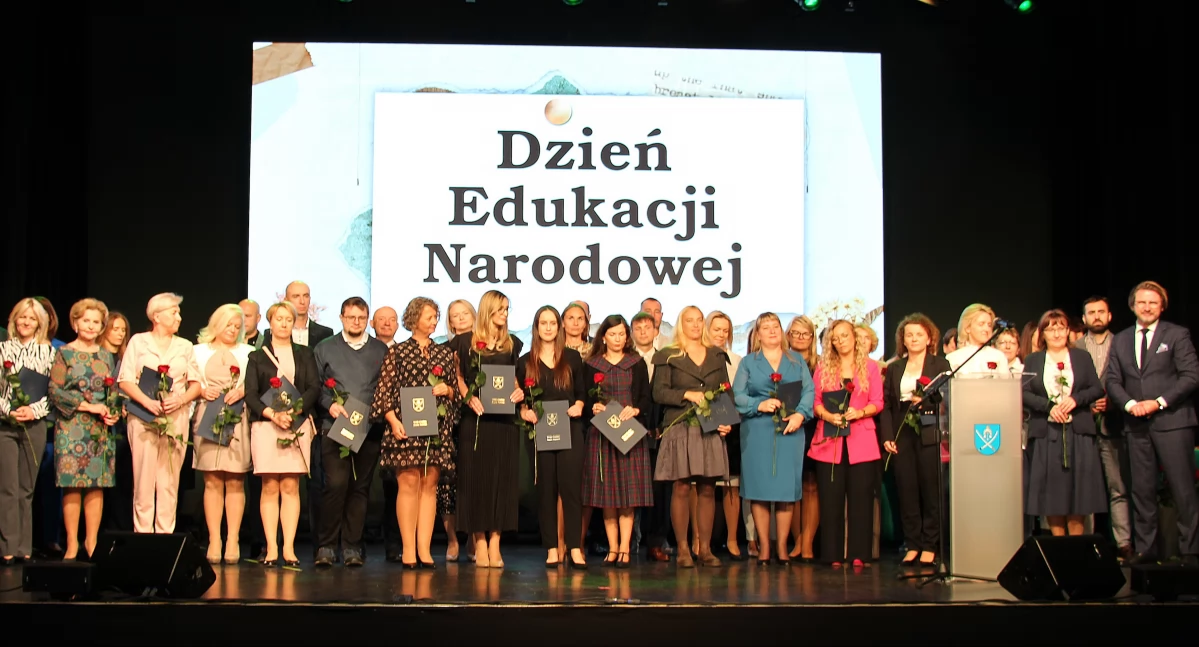 szkoly, DZIŚ DZIEŃ EDUKACJI NARODOWEJ - zdjęcie, fotografia