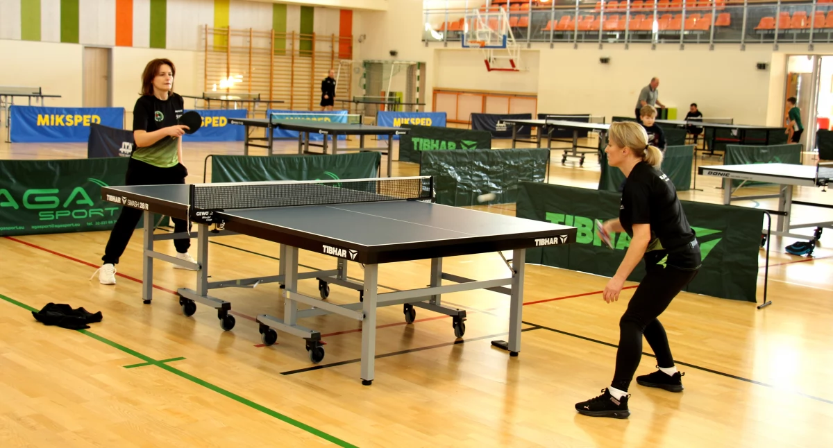 tenis-stolowy-ziemny, PIERWSZY AMATORSKI TURNIEJ TENISA STOŁOWEGO - zdjęcie, fotografia
