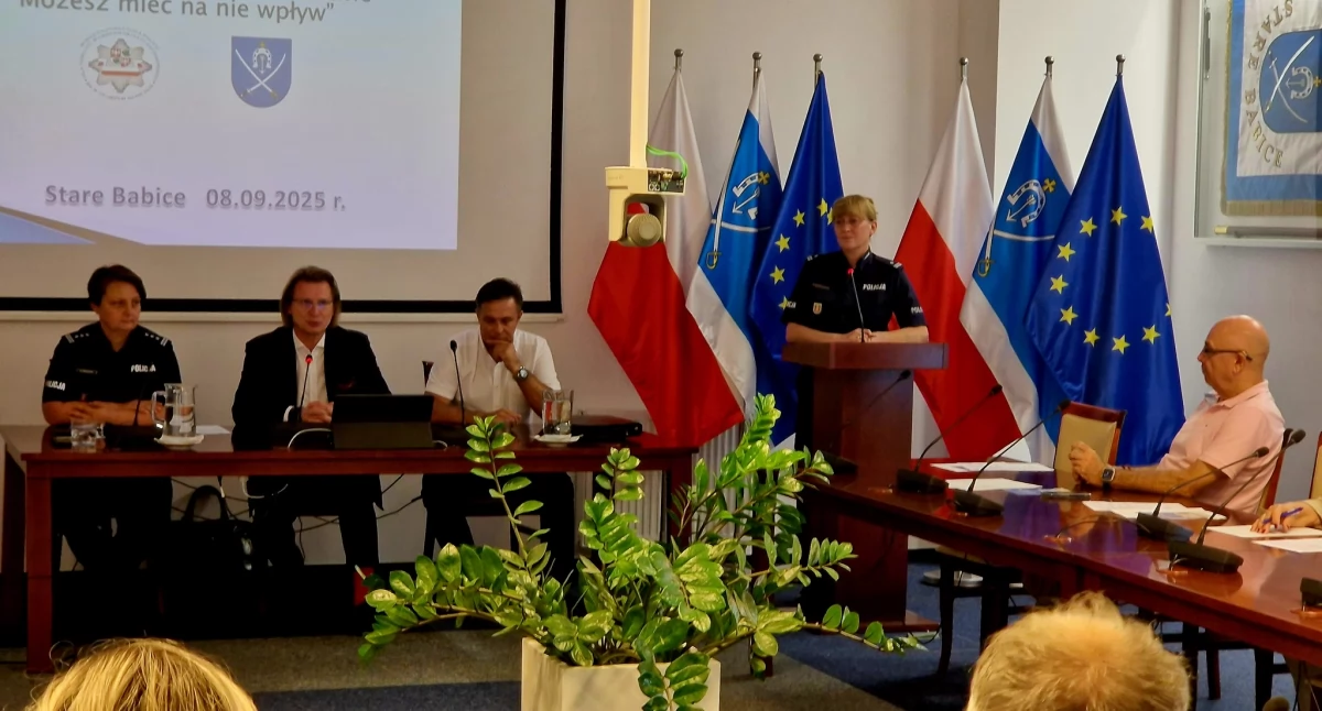 porady, zebrania, DEBATA SPOŁECZNA BEZPIECZEŃSTWIE - zdjęcie, fotografia