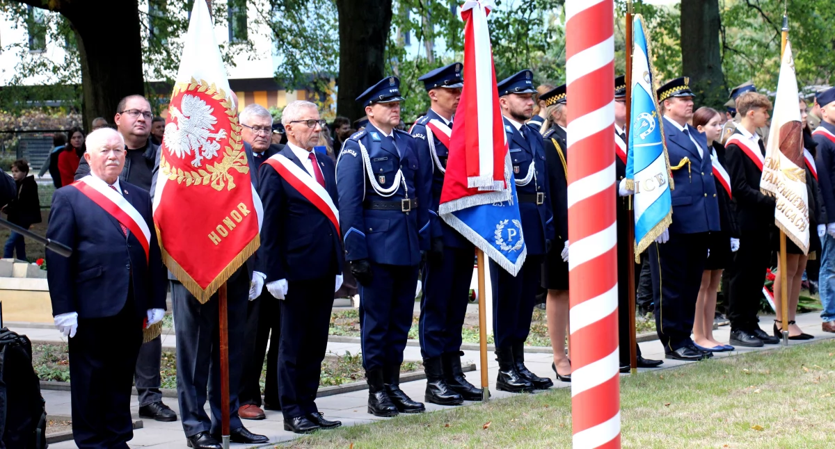 pikniki, uroczystosci, UROCZYSTOŚCI RELIGIJNO PATRIOTYCZNE - zdjęcie, fotografia