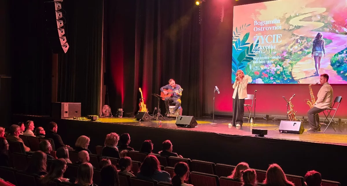 koncerty, KONCERT DESKACH KULTURY STARE BABICE - zdjęcie, fotografia