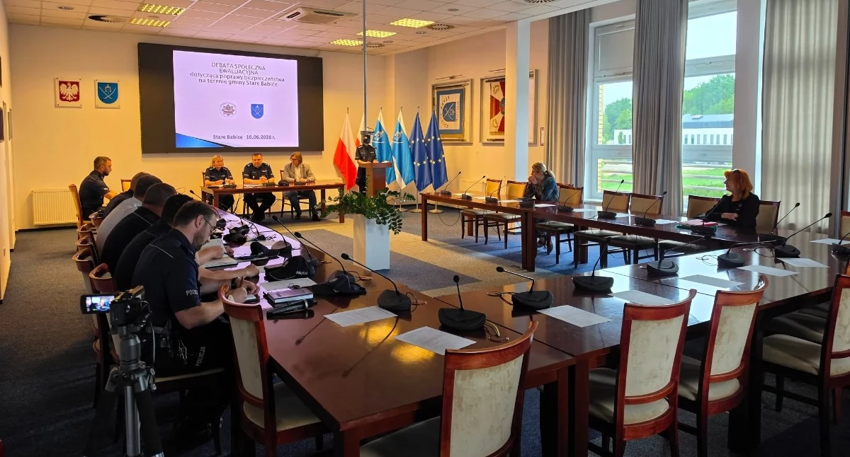 porady, zebrania, DEBATA SPOŁECZNA BEZPIECZEŃSTWIE - zdjęcie, fotografia