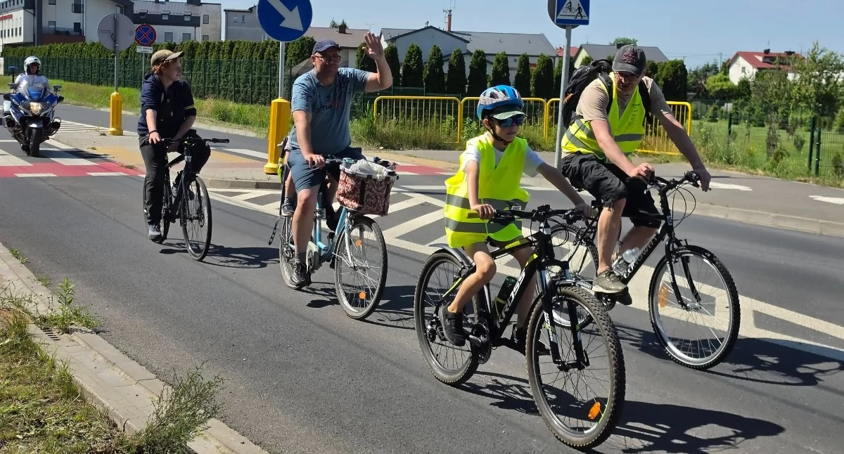 kolarstwo-szosowe-terenowe-mtb, ROWEROWY ROZPOCZĘCIE - zdjęcie, fotografia
