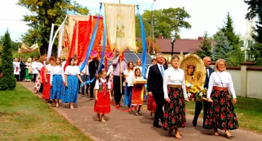 DOŻYNKI PARAFIALNE W BORZĘCINIE DUŻYM 