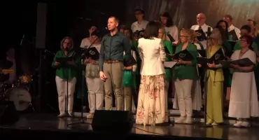 DZIEŃ MATKI Z CHÓREM APROBATA